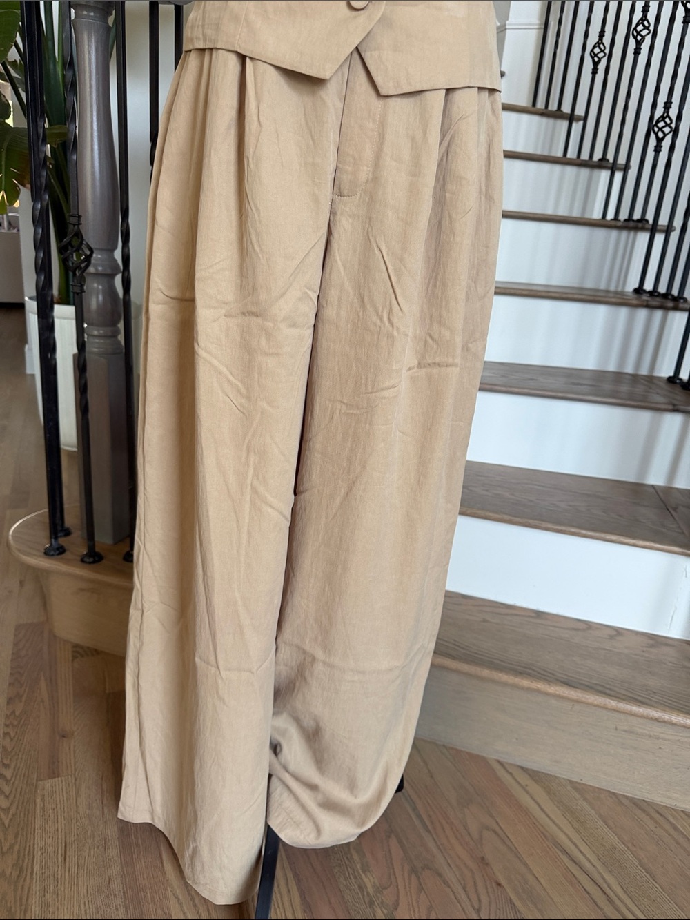 NWT Mable Beige Wide-Leg Pant Set with Button-Front Top (Medium) - Picture 4 of 10